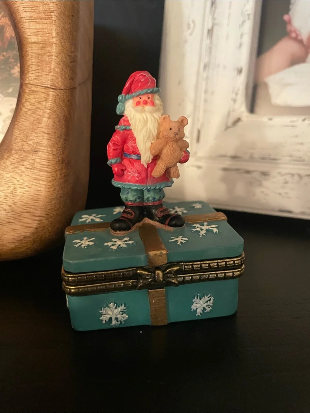 Christmas santa present trinket box